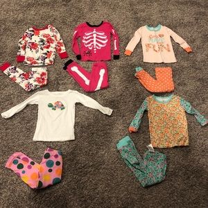 5 pairs of pajamas